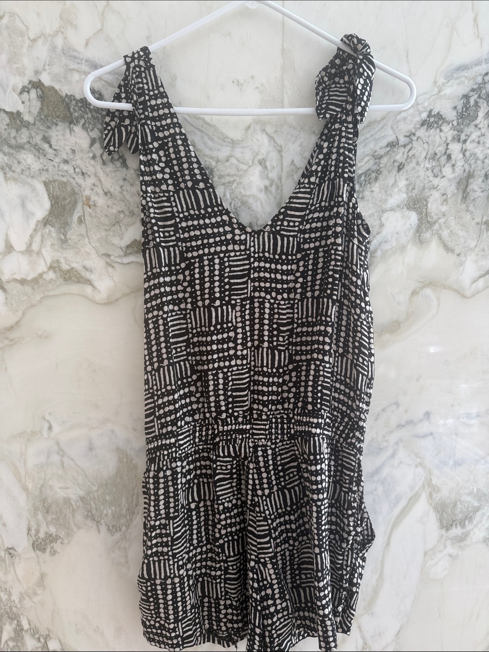 Splendid Black & White Patterned Tie-Shoulder romper